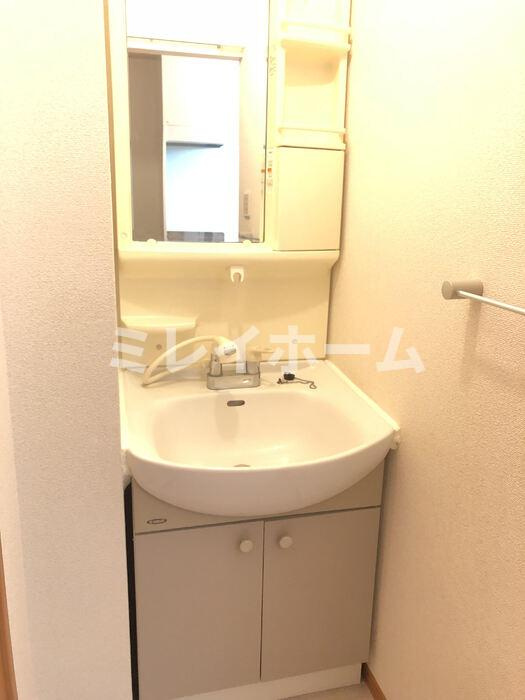 コムシェソワⅡの洗面所|同建物内、別のお部屋の参考写真になります。