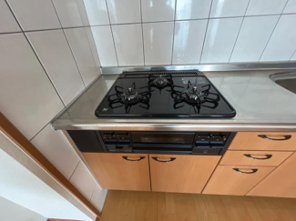 【キッチン】 | イースト　ステージ | ３口コンロ