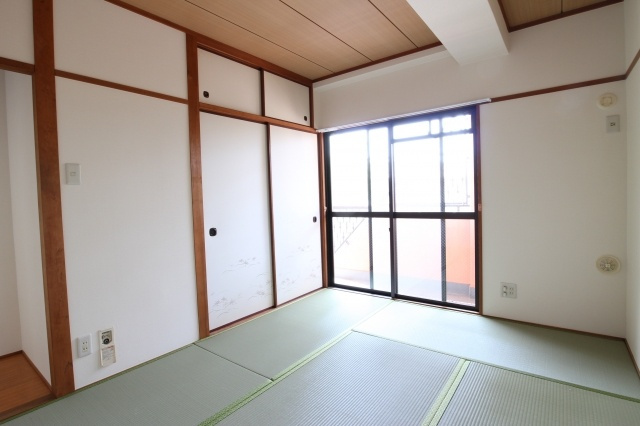 ハイツメルシーの和室