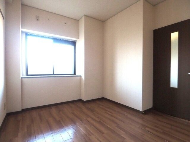 ブリックコート５２の洋室|使い勝手のいい洋室です