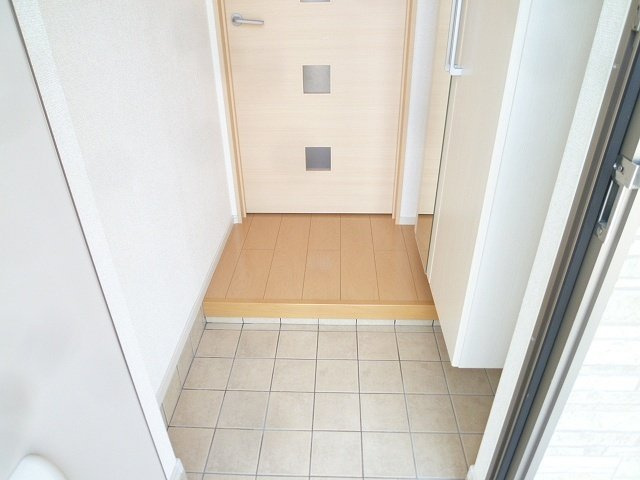 エヌヴィラージュの玄関|きれいな玄関です