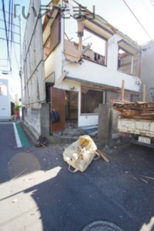 【外観】 | 令和7年11月17日撮影　着工前（既存建物解体中）