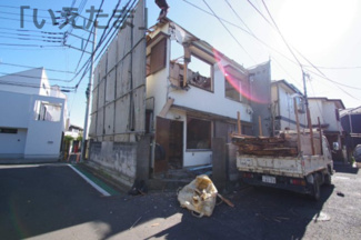 【外観】 | 令和7年11月17日撮影　着工前（既存建物解体中）