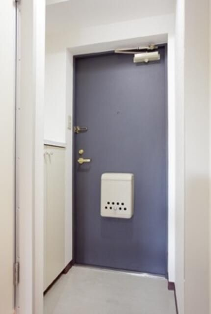 松本ビルの玄関