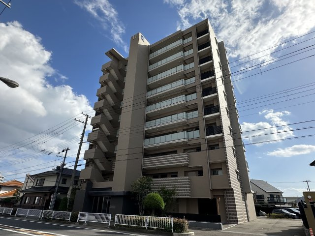 リベール明石西新町の外観