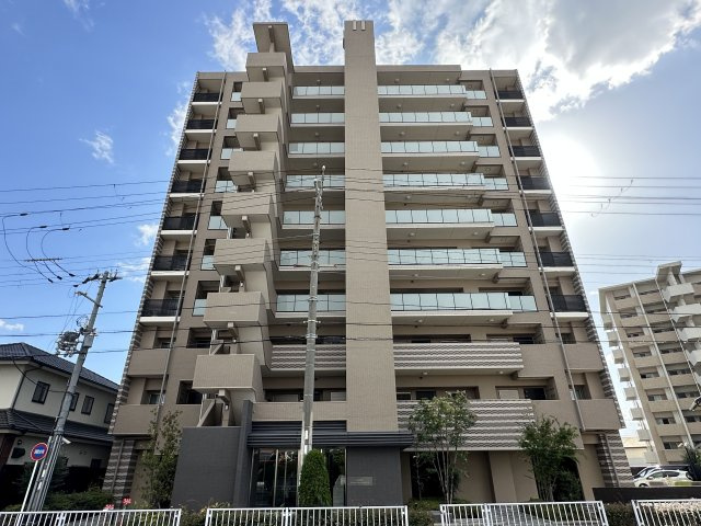 リベール明石西新町の外観