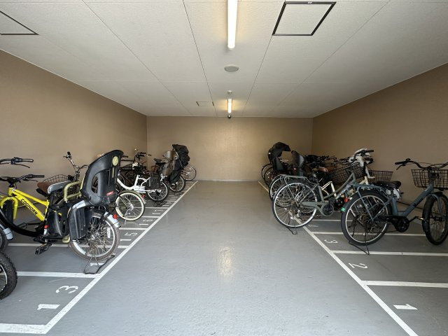 リベール明石西新町の駐輪場