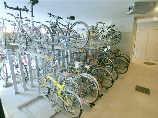パークアクシス蒲田ステーションゲートのその他共用部分|屋根付きの駐輪場