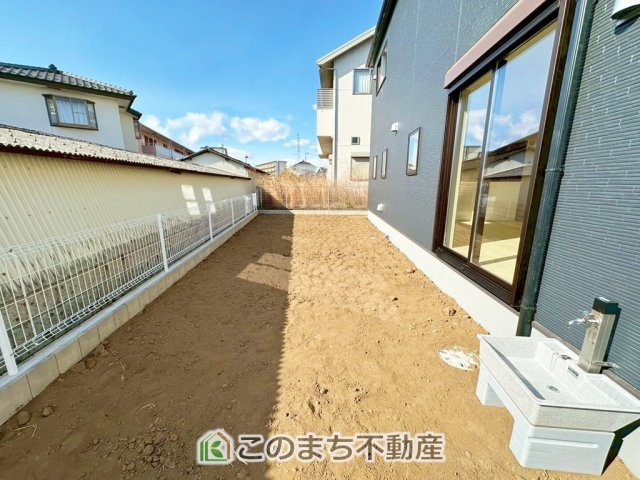 LiveleGarden.S宇都宮細谷第7の庭|外水栓は立水栓となっておりますので、お子様の上履きアウトドア用品のお手入れにも活躍します。