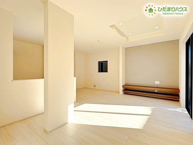 鴻巣市箕田　第7　新築一戸建て　リーブルガーデン　01の前面道路含む現地写真