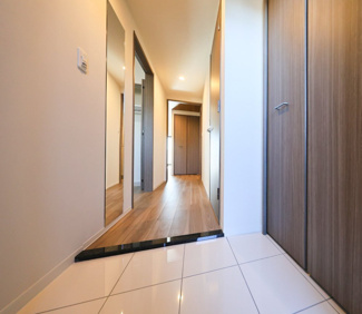 【玄関】 | プレイズシード浄心 | ※写真は同タイプ住戸です。
