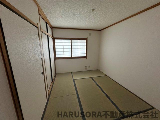 寝屋川市点野5丁目　３階建の和室