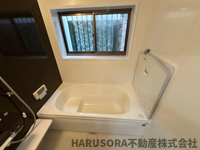 寝屋川市点野5丁目　３階建の浴室