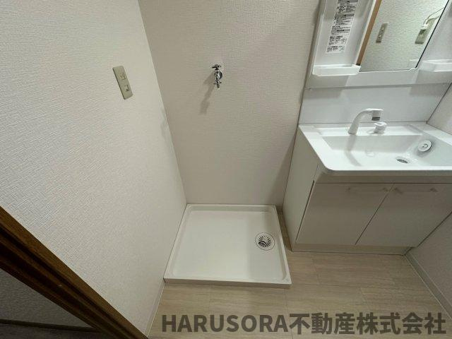 寝屋川市点野5丁目　３階建のランドリースペース