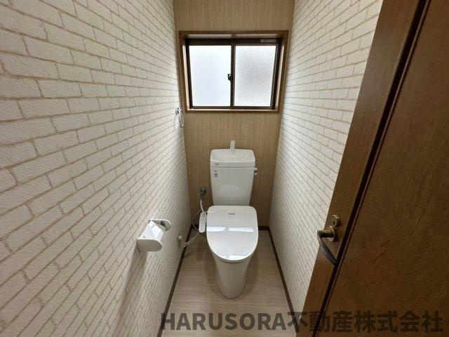 寝屋川市点野5丁目　３階建の玄関