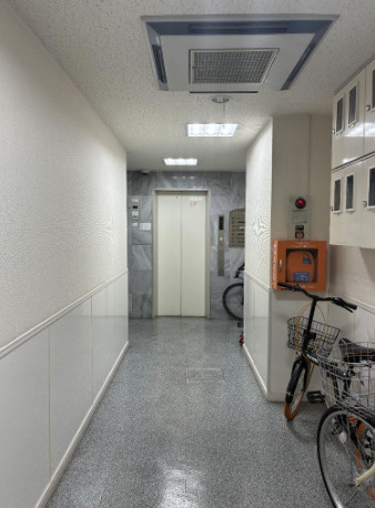 大阪市北区天神橋２丁目の店舗事務所のロビー