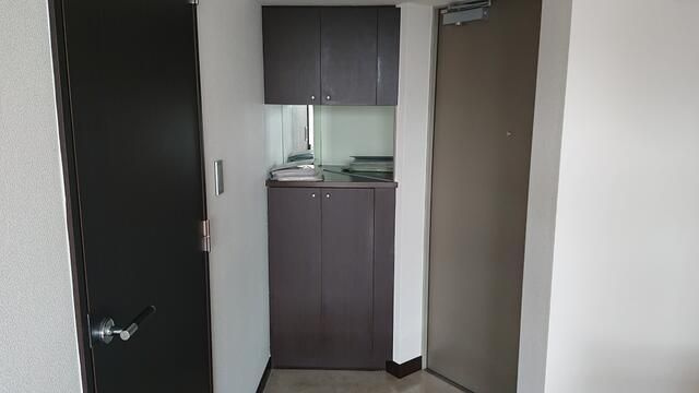 Ｙビル足立江北の玄関