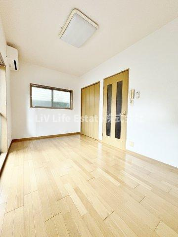 ソレーユ小川の洋室