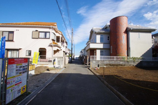 【前面道路含む現地写真】 | 令和７年11月21日撮影　建築中