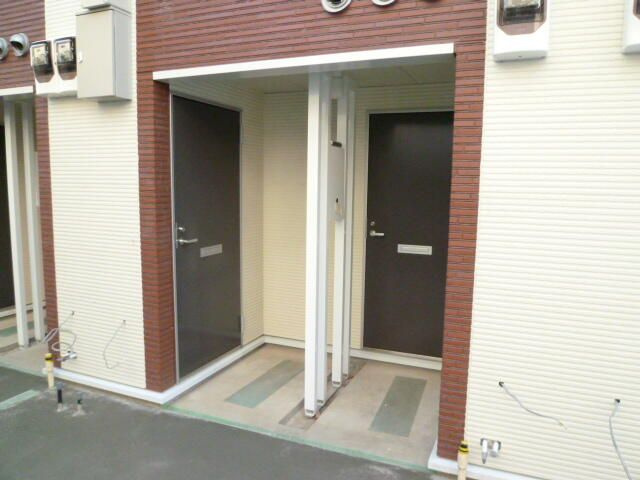 レオネクスト浦和領家のエントランス