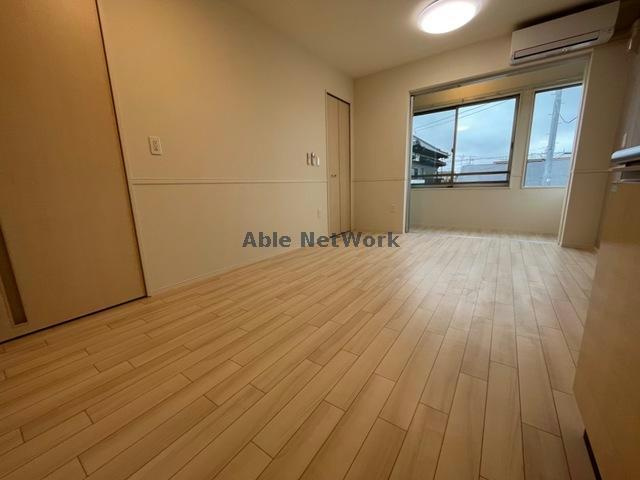 シェル グローリー（ＳｈｅｌｌＧｌｏｒｙ）B棟の居間・リビング|9.7帖LDK