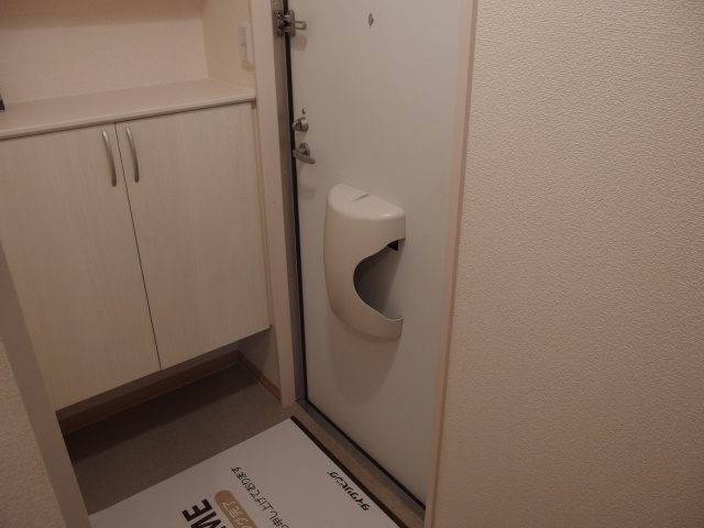 グレイス（百々町）の玄関