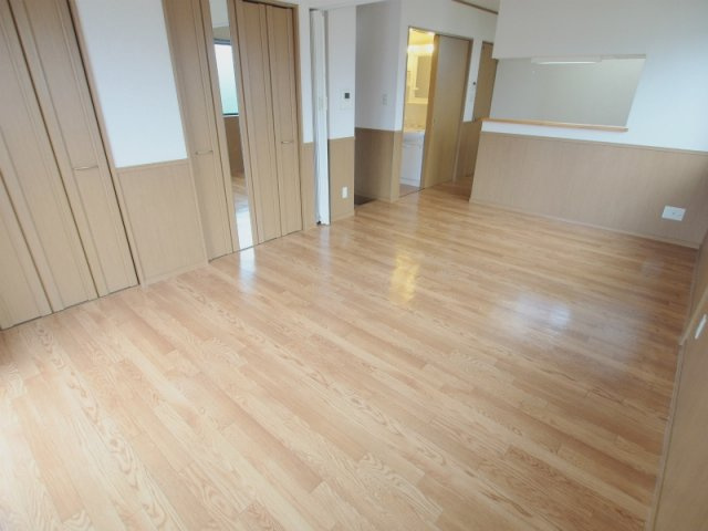 クレスト中仙道の居間・リビング