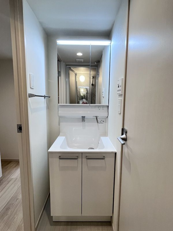 リブリ西浦和の独立洗面台|別部屋参考写真となります