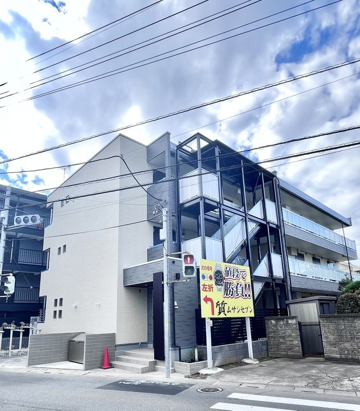 リブリ西浦和のエントランス