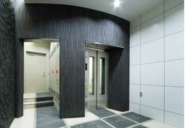 エストピア八潮のエントランス