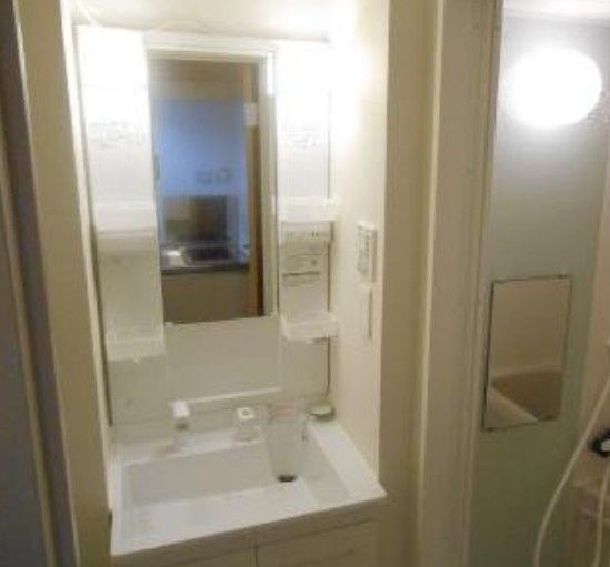 クレイノプレジャータウンⅢの独立洗面台