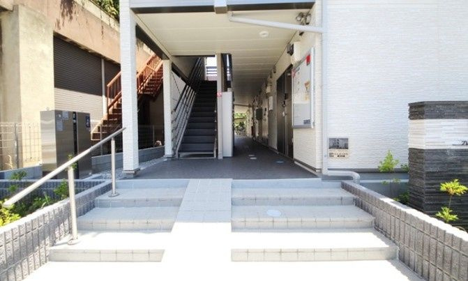 クレイノプレジャータウンⅢのエントランス