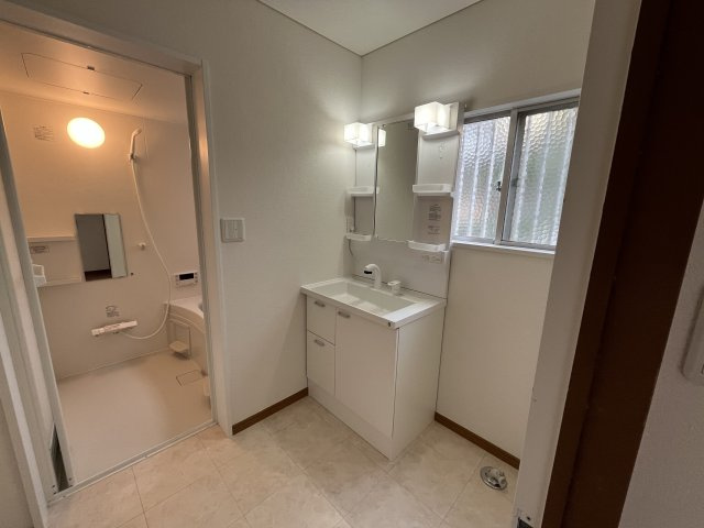 山口市平井中古住宅の独立洗面台|新設！