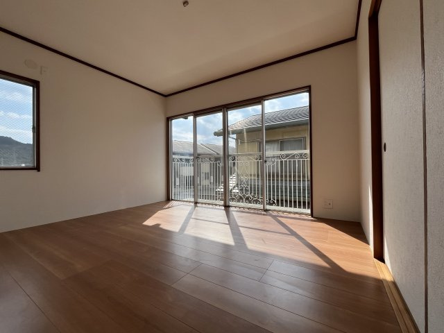 山口市平井中古住宅の洋室|2階洋室