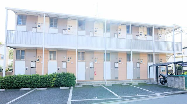 クレール小山の外観