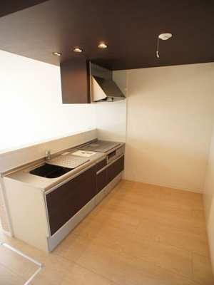 【キッチン】 | グリーンスクエアＢ | うれしいIHクッキング☆天井のダウンライトがおしゃれです♪