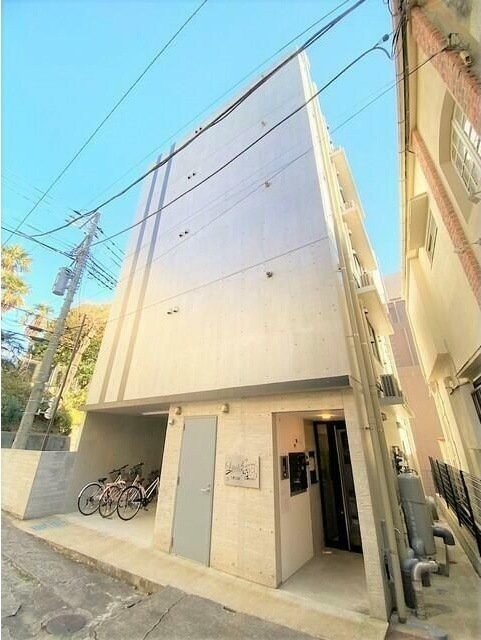 リトルズトーン上野公園のエントランス