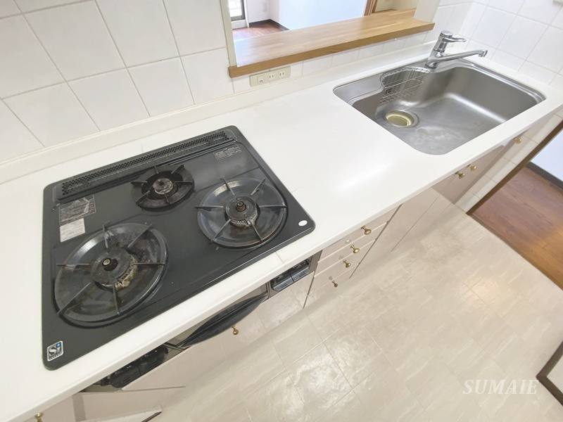 フロントシティ与野のキッチン|グリル付き3口コンロ☆