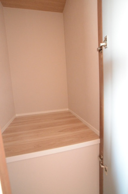 【洋室】 | 座間市ひばりが丘1丁目　新築戸建て　全2棟【仲介手数料無料】 | 3階　洋室3（4.4帖）クローゼット