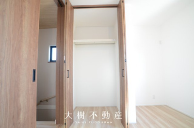 【洋室】 | 座間市ひばりが丘1丁目　新築戸建て　全2棟【仲介手数料無料】 | 3階　洋室4（6.6帖）クローゼット