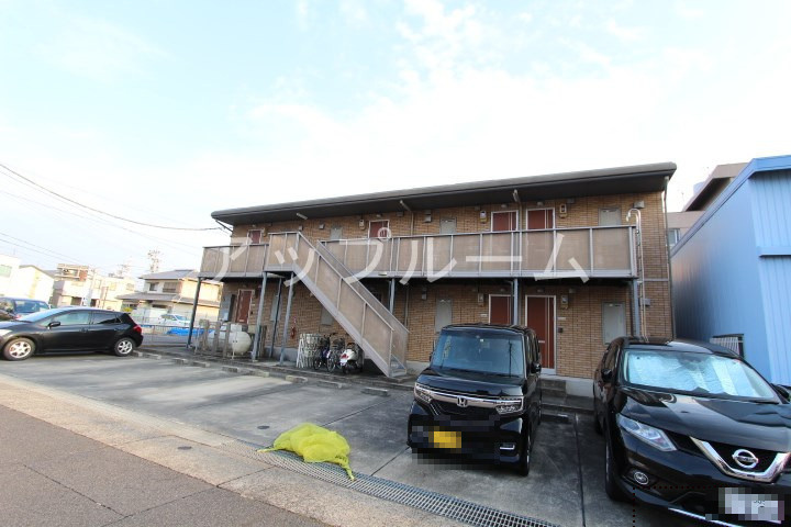 LS金城の駐車場
