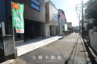 【前面道路含む現地写真】