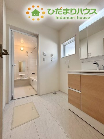 鴻巣市鴻巣第2　新築戸建　リーブルガーデン01の独立洗面台