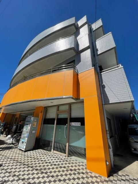 河内屋ビルの外観