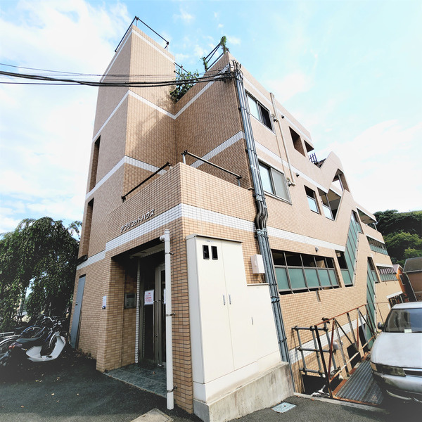 アプリコットハウスの外観