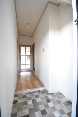 エバーグリーン長居1号棟の玄関