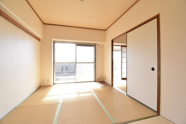 エバーグリーン長居1号棟の和室