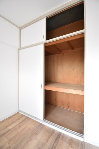 エバーグリーン長居1号棟の収納