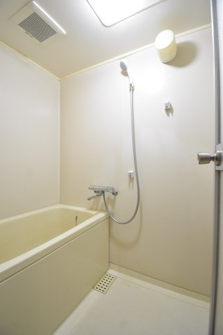 エバーグリーン長居1号棟の浴室