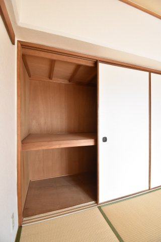 エバーグリーン長居1号棟の収納